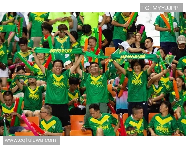 全网热议足球明星争议瞬间吐槽视频引发球迷热烈讨论与反思